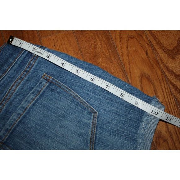 Old Navy The‎ Boyfriend Distressed Blue Denim Shorts - Size 0 Regular - Picture 7 of 8